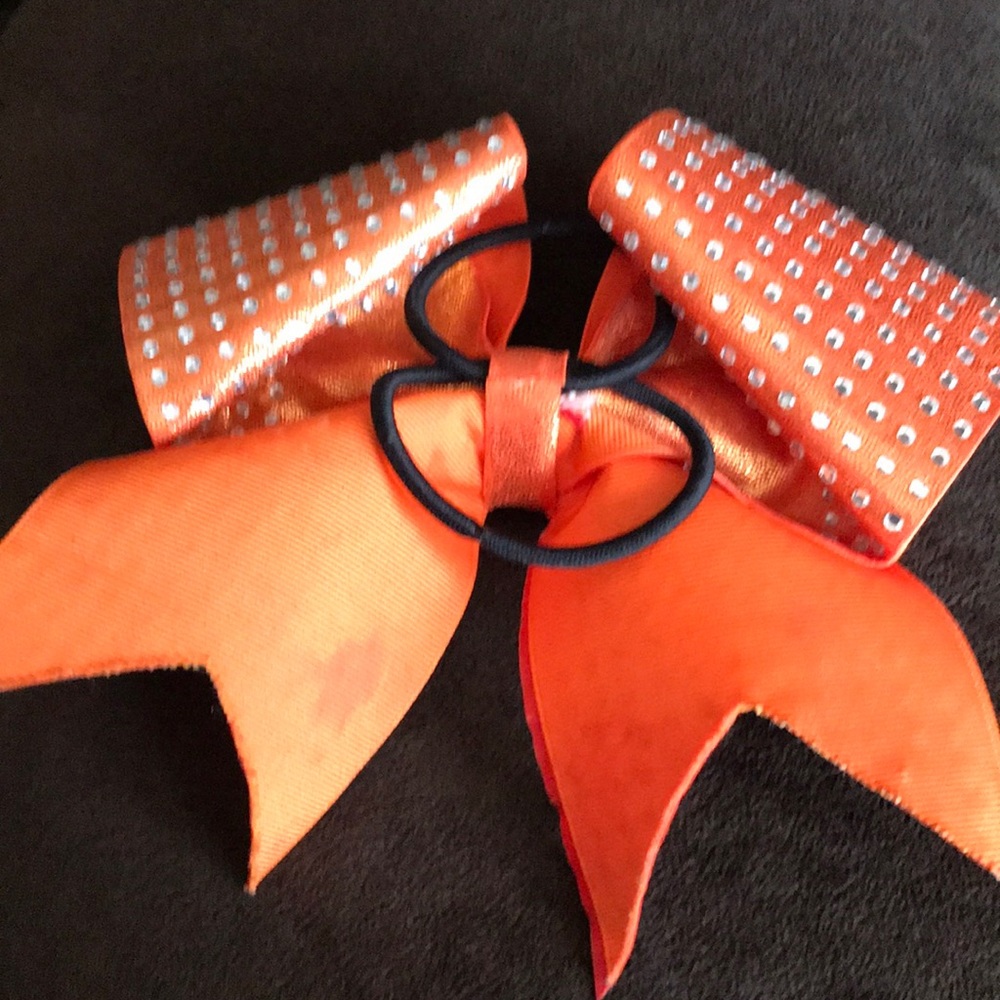 Cheer bow - Picture 2 of 2